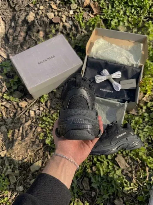 Balenciaga Triple S Negru [Full-Box]